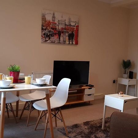 Bellaliving 2 Bedroom Apartment - Luton ルートン エクステリア 写真