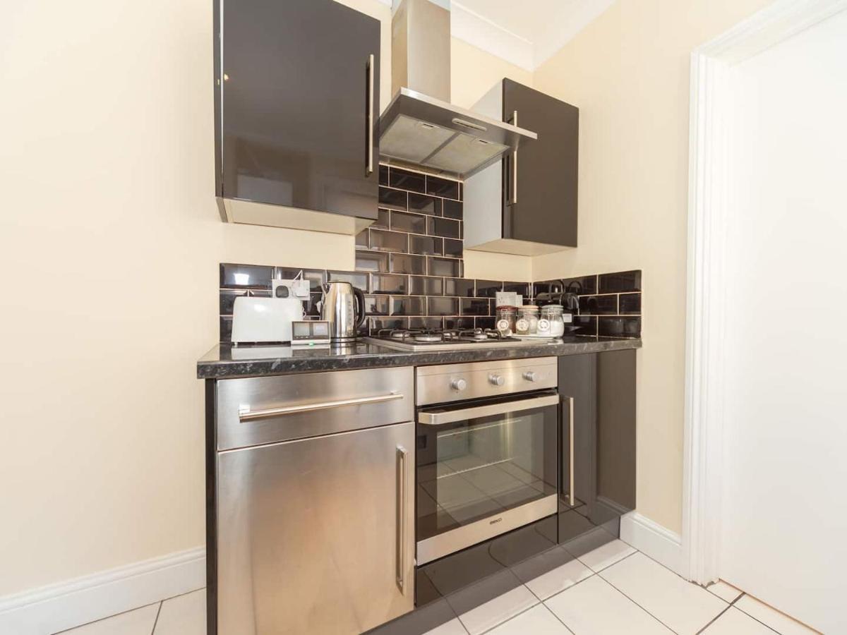 Bellaliving 2 Bedroom Apartment - Luton ルートン エクステリア 写真