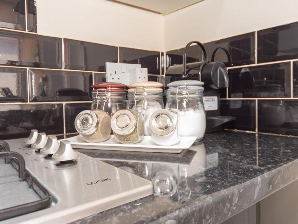 Bellaliving 2 Bedroom Apartment - Luton ルートン エクステリア 写真